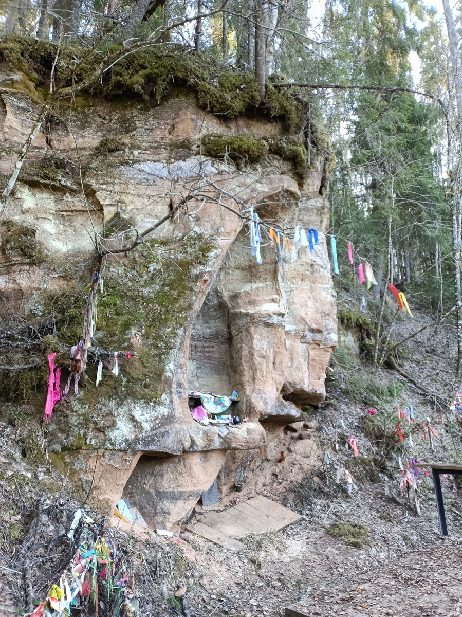 Скала Святой камень, около деревни Чурручей. Место силы и поклонения