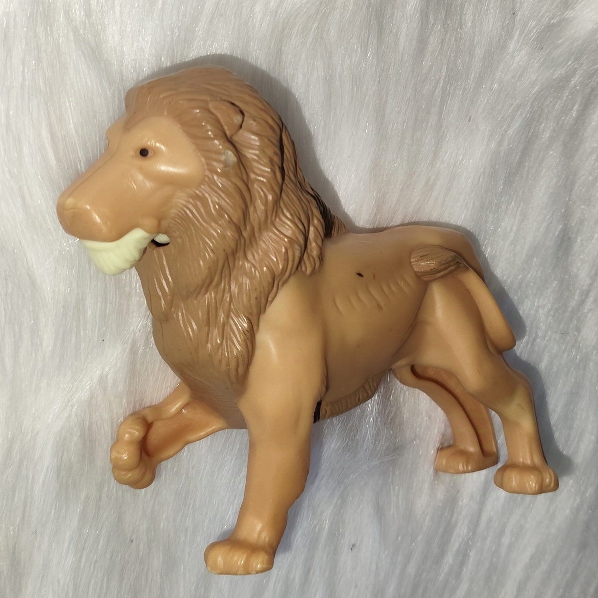 Лев Аслан. Книжечки нет.