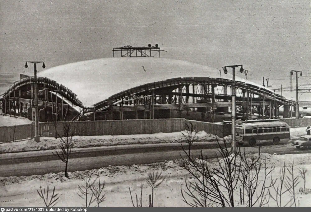 Строительство рынка в 1961-1962 годах. С сайта www.pastvu.com.