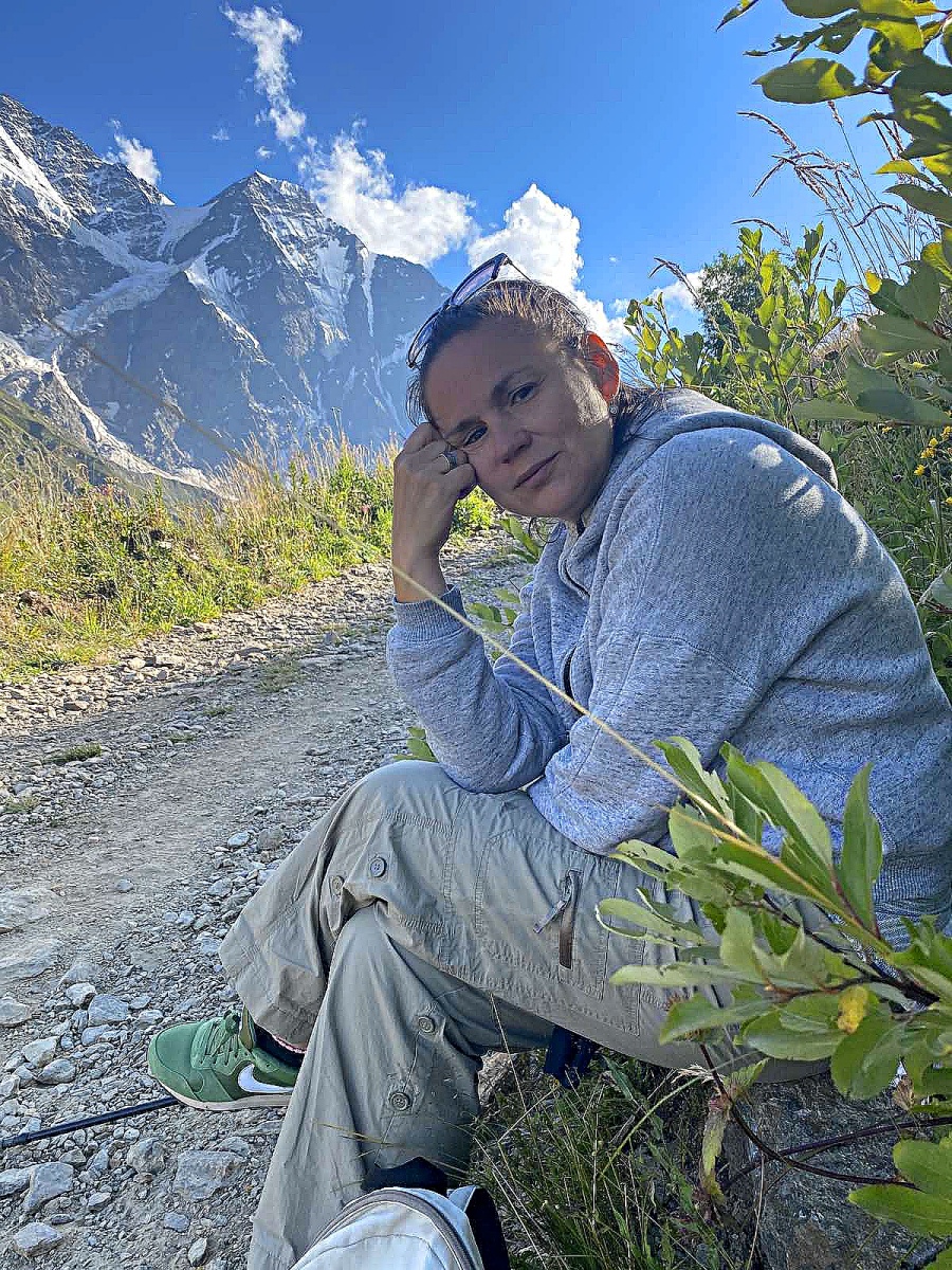 54 года, на спуске с горы Чегет