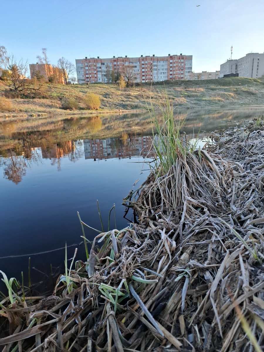 Морозное утро на реке...