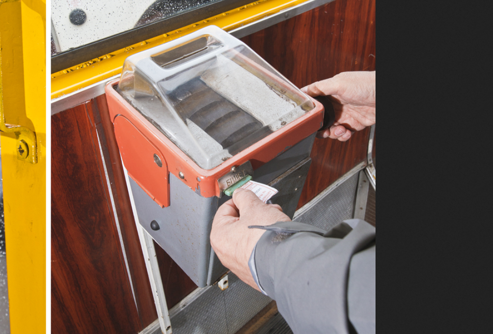 Касса в советском автобусе. Фото из открытого источника в Яндексе