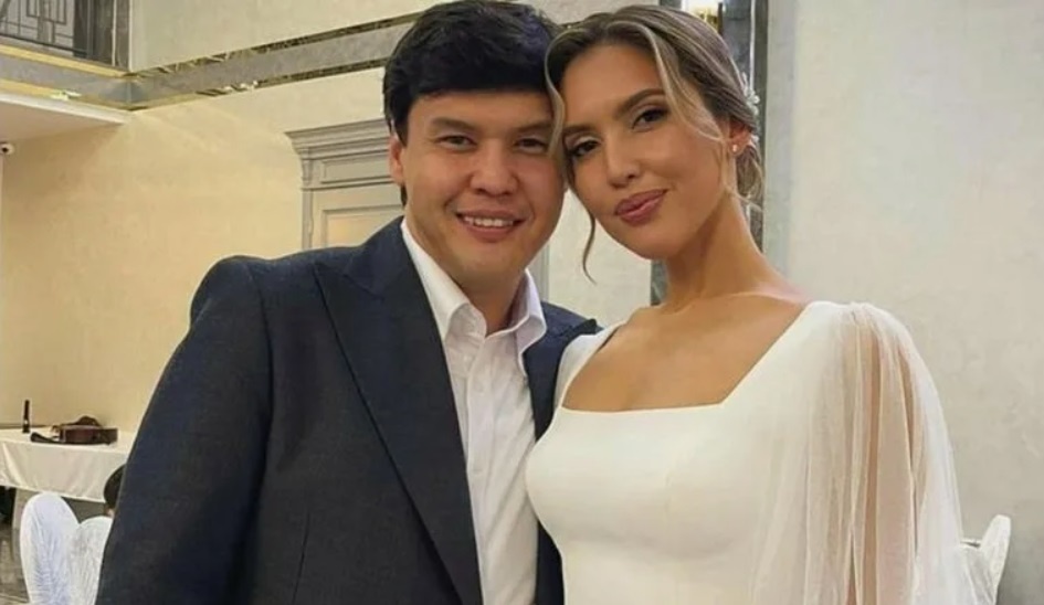 Нукенова с братом, который на суде не мог сдержать слез. Фото: соцсети