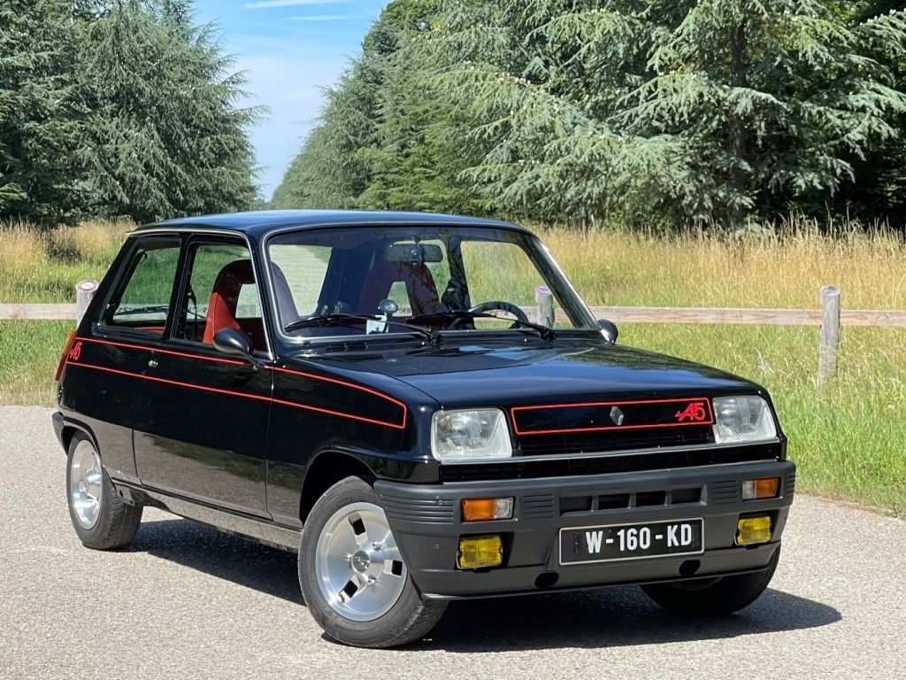 Renault 5 Alpine с оригинальными дисками Alpine (Источник AutoWP.ru)