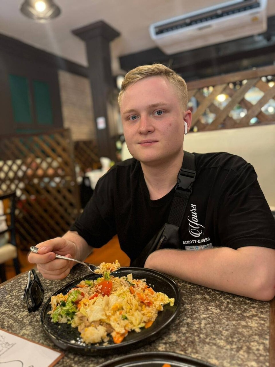 Это я - Данил!