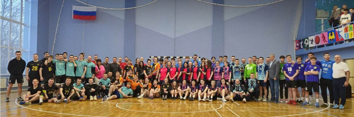    Участники финального турнира дальневосточной зоны первой лиги