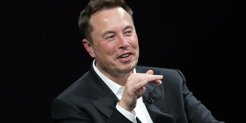    Маск отреагировал на кадры с украинской «бусификацией» курьера в Луцке