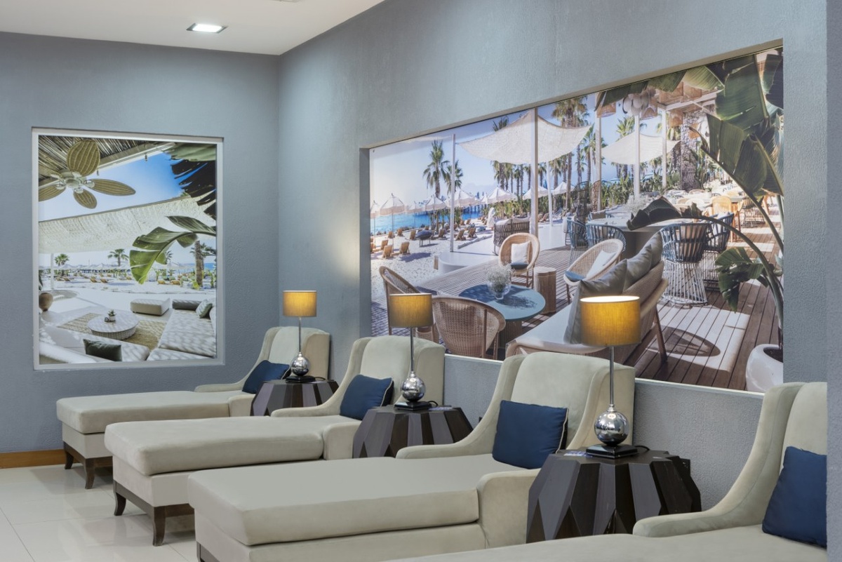 Зал Комфорт: зона отдыха. Источник фото: https://cip.antalya-airport.aero/Files/images/CIP_images/T1_Lounge_01.jpg.