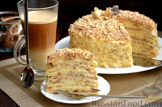 творог, яйца, сахар, мука, разрыхлитель, молоко, масло сливочное, сахар ванильный, миндальные хлопья