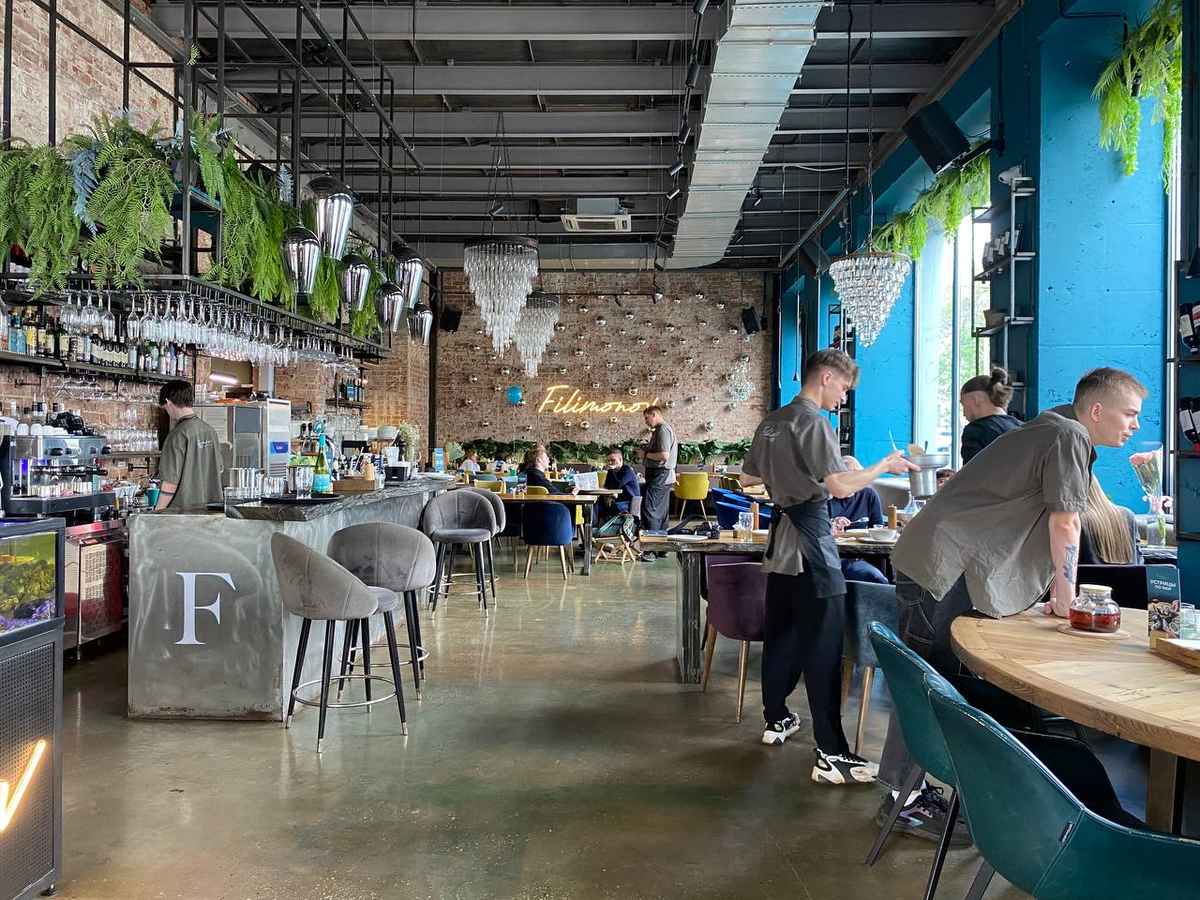 Направо от входа