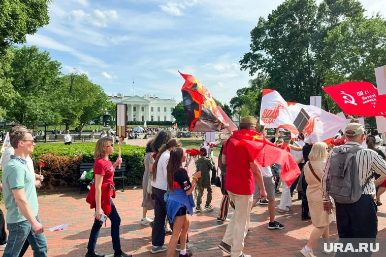 Акция «Бессмертный полк» прошла в Вашингтоне
Фото: Сергей Юматов/ТАСС