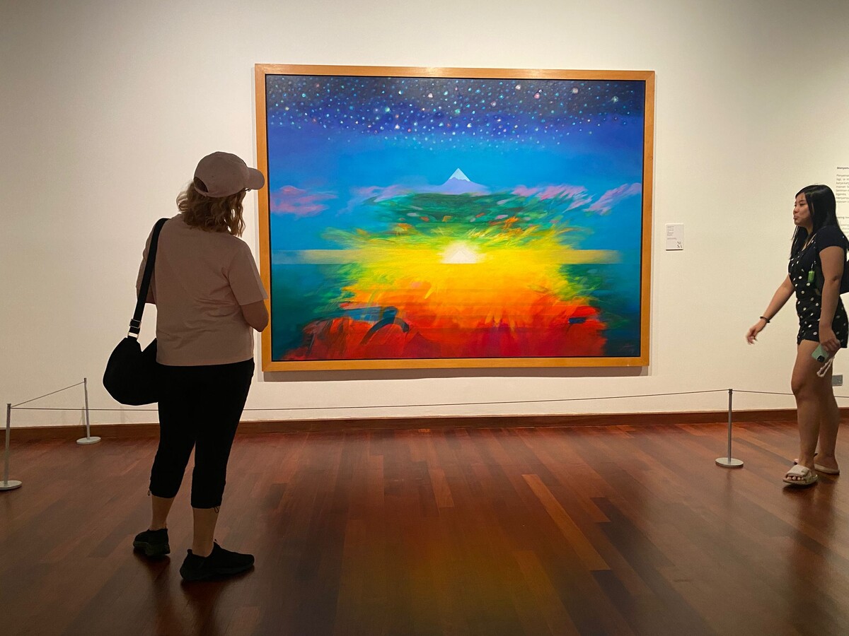 Марина в картинной галерее. Куала-Лумпур, Малайзия 