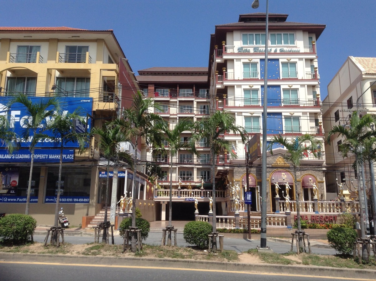 Rita - Вид от 7-11 через дорогу