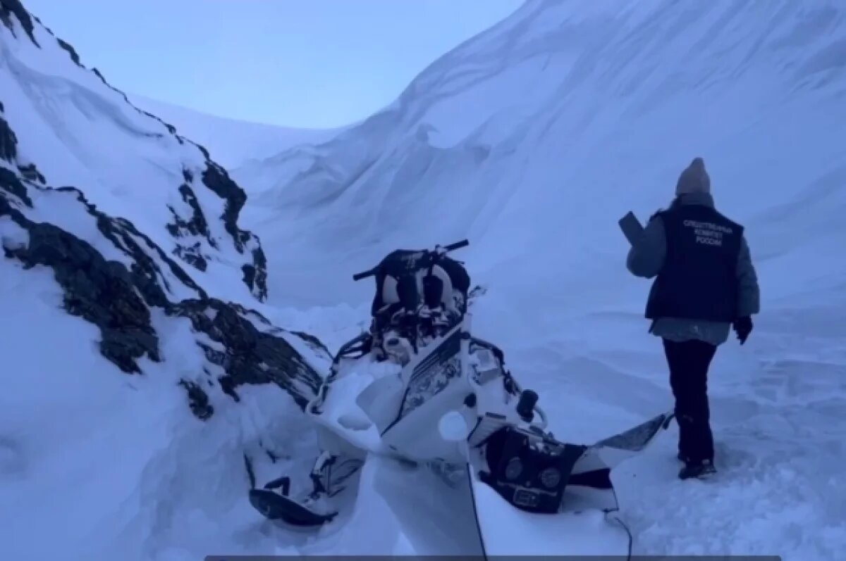    Появилось видео с места трагедии со снегоходчиками из Коми в ущелье в ЯНАО