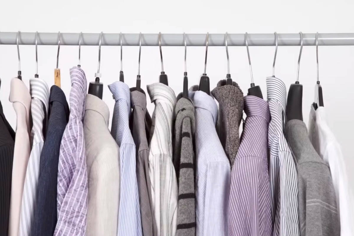 Шкаф с одеждой