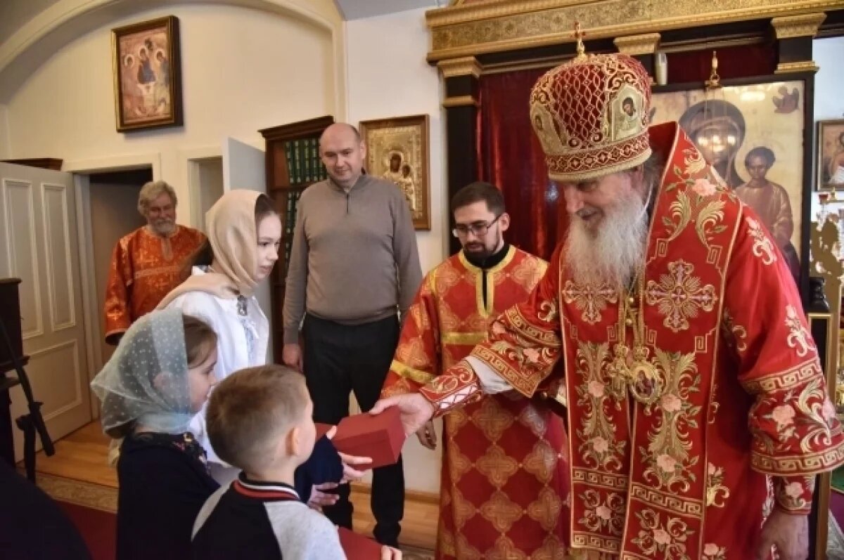    Врио губернатора Солнцев впервые с семьёй посетил оренбургский монастырь
