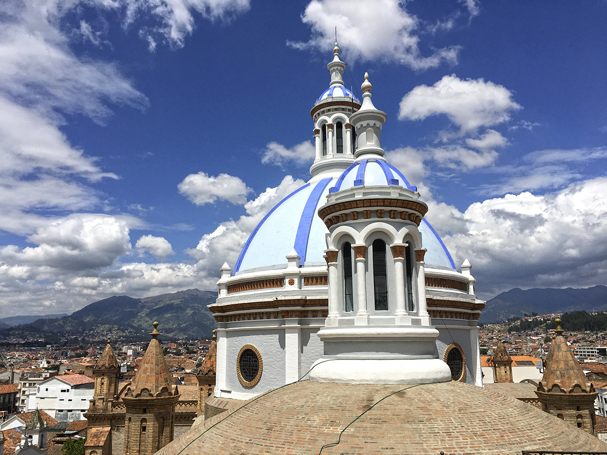 Собор Непорочного Зачатия, Новый собор в городе Куэнка в Эквадоре. Фото автора