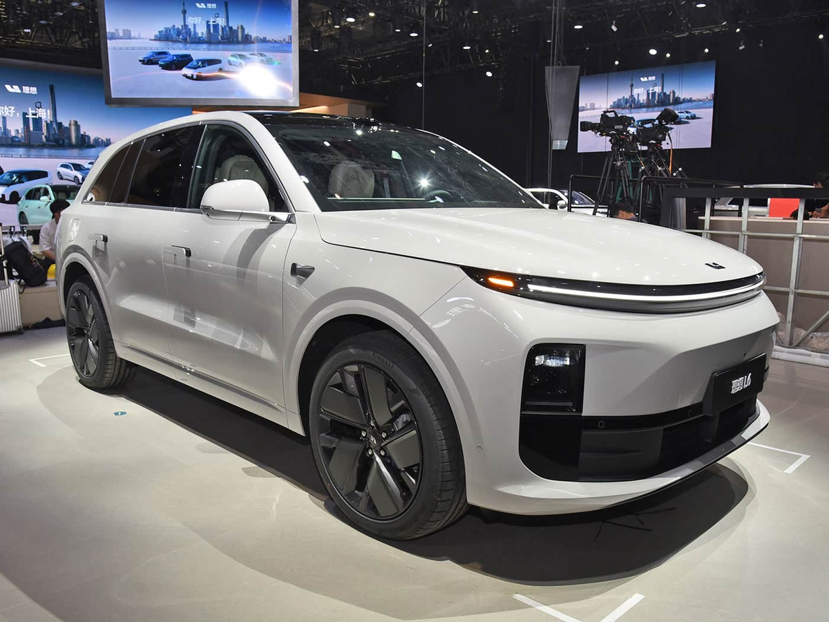  «Умный» кроссовер Li L6 с гибридной силовой установкой