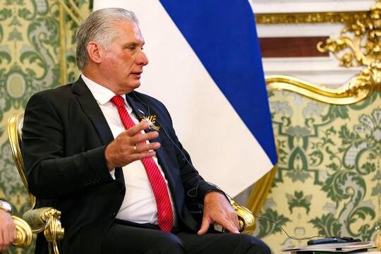    Президент Кубы прилетел в Россию