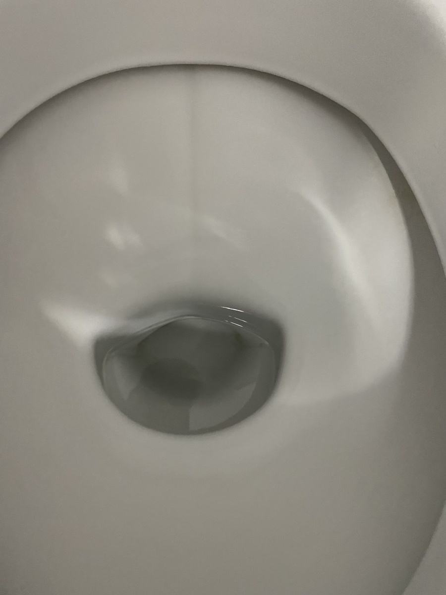 Буквально через 3 минуты потерла щеткойи унитаз буквально засиял. 