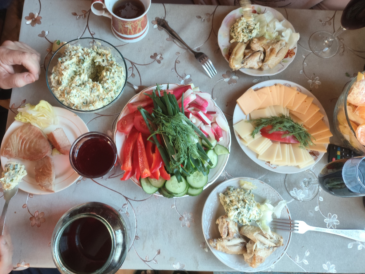 У Олега вишневый компот )))