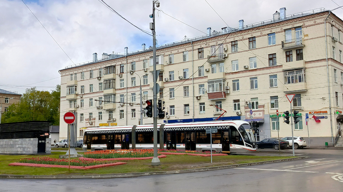 У метро бульвар Рокоссовского