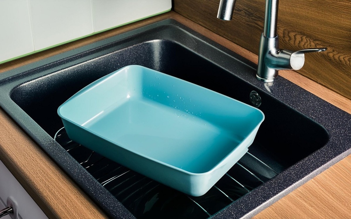 От въевшегося жира на силиконовых формах не останется и следа: простой способ очистки / Фото: Pogovorim.by