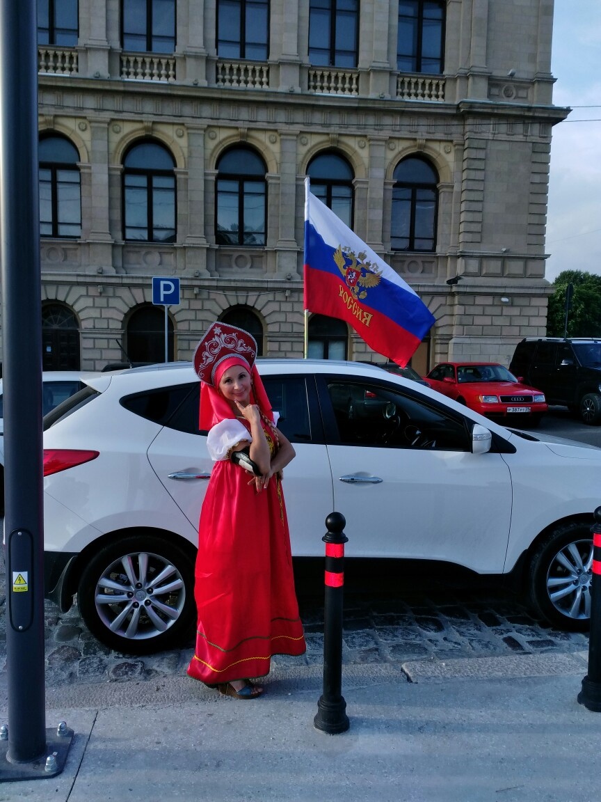 Машина моя. Заработна только мною до копейки. Куплена за кэш. 😉