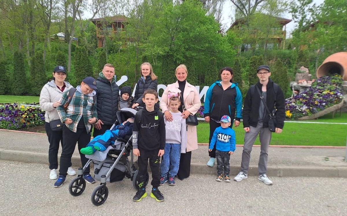    Солнце, море и горы: курс реабилитации для детей из курского приграничья на Каспии