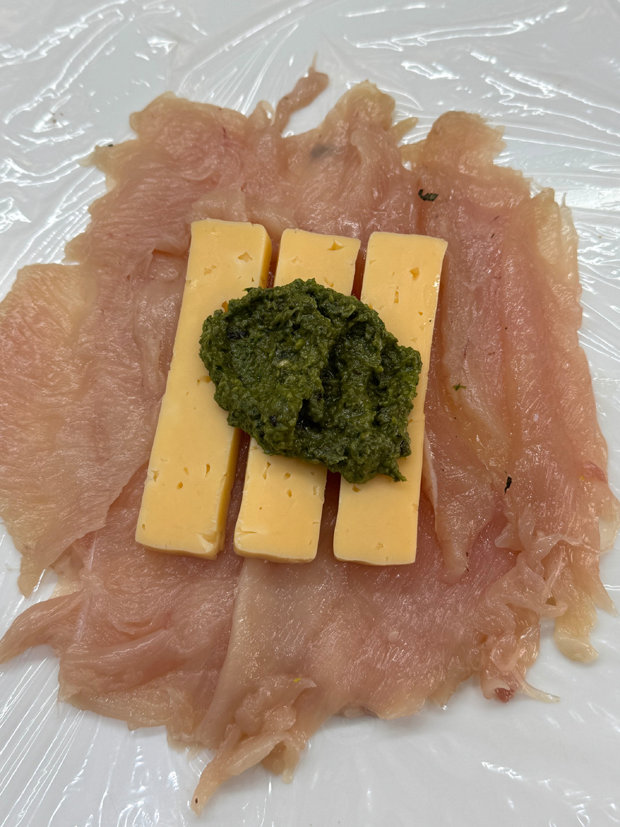 Мясо, сыр, песто