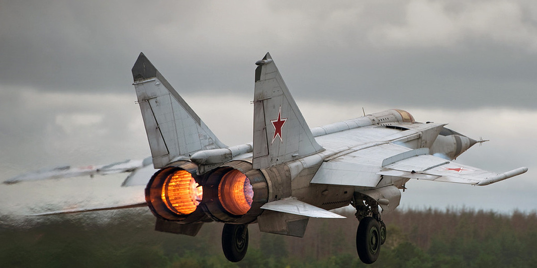 Самолёт, летящий быстрее ракет - как МиГ-25 стал символом советской инженерной мощи