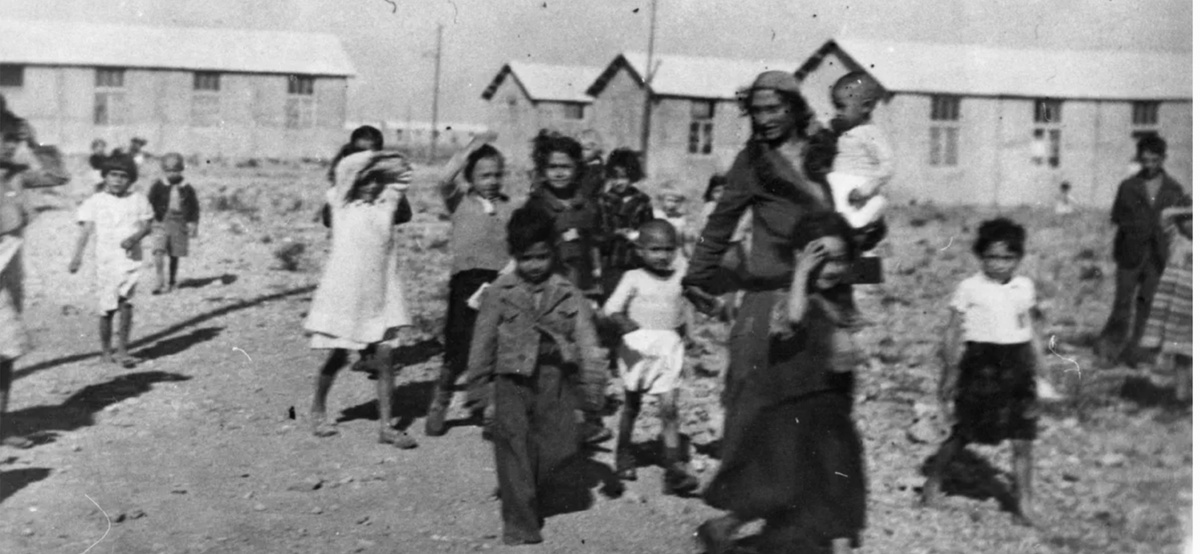 Цыгане в одном из французских концлагерей. 