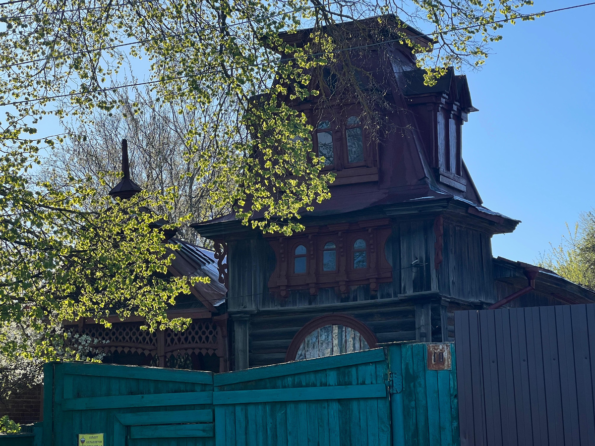 Особняк купца Рыбкина на набережной Фадеева, 10 в Кимрах