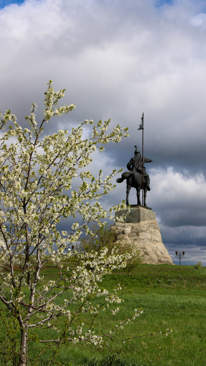 Памятник булгарскому эмиру Ибрагиму I Бен Мухаммаду 