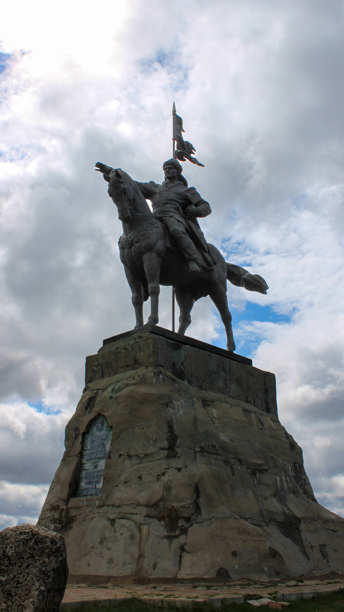 Памятник булгарскому эмиру Ибрагиму I Бен Мухаммаду 