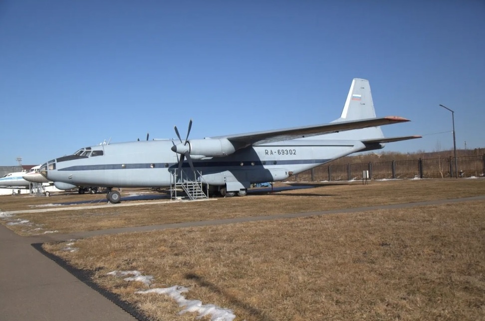 Ан-8 в Арсеньеве. Фото из открытых источников.