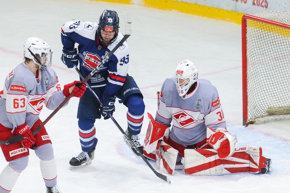    В воскресенье по 2 очка у «Чайки» набрали несколько форвардов, в том числе 17-летний Глеб Пугачёв