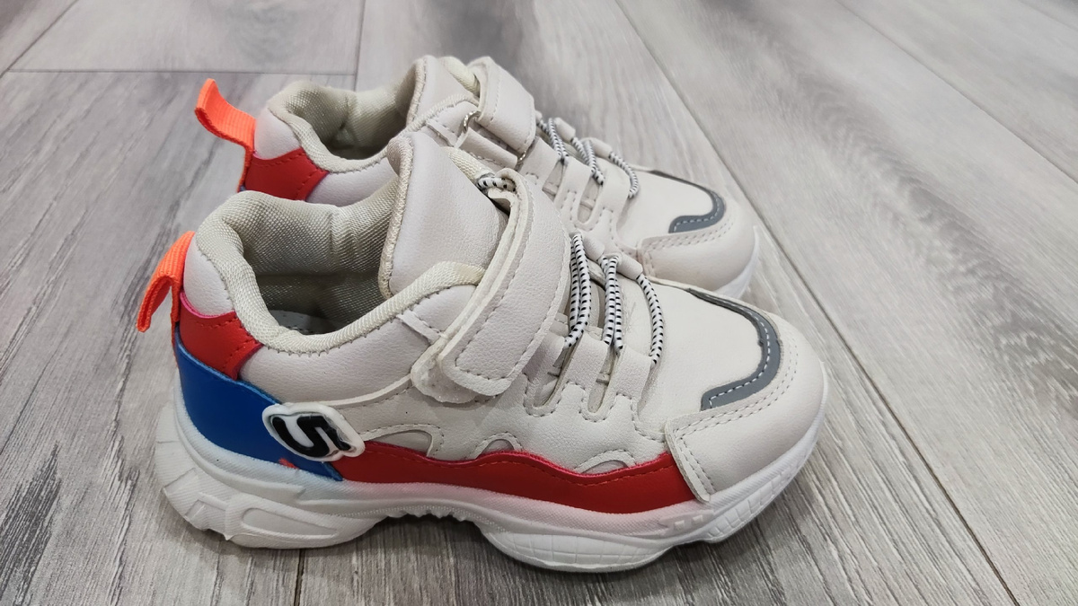 Хотя сейчас вот смотрю на фото и вижу, что она отсуствует. Но это ж надо знать где искать