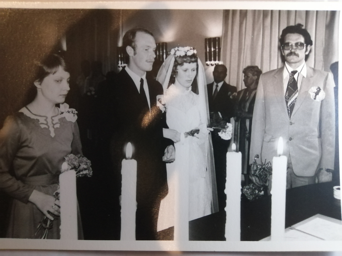 Е.Р. Акит свидетель на свадьбе. Мой архив, 14.06.1985 г., Рига, Латв.ССР, ЗАГС Пролетарского р-на.