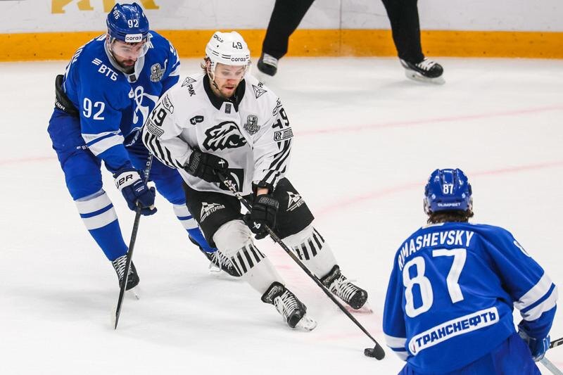    Фото: пресс-служба ХК «Трактор» / Счет в серии 3-1 по-прежнему в пользу челябинцев