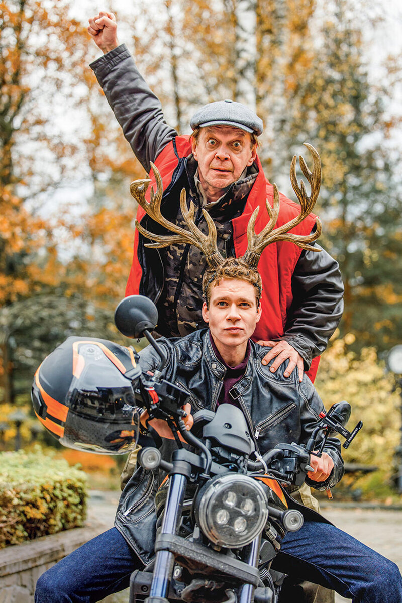    С Михаилом Горевым на съемках фильма «Олень». 2023 г. предоставлено кинокомпанией «Централ Партнершип»