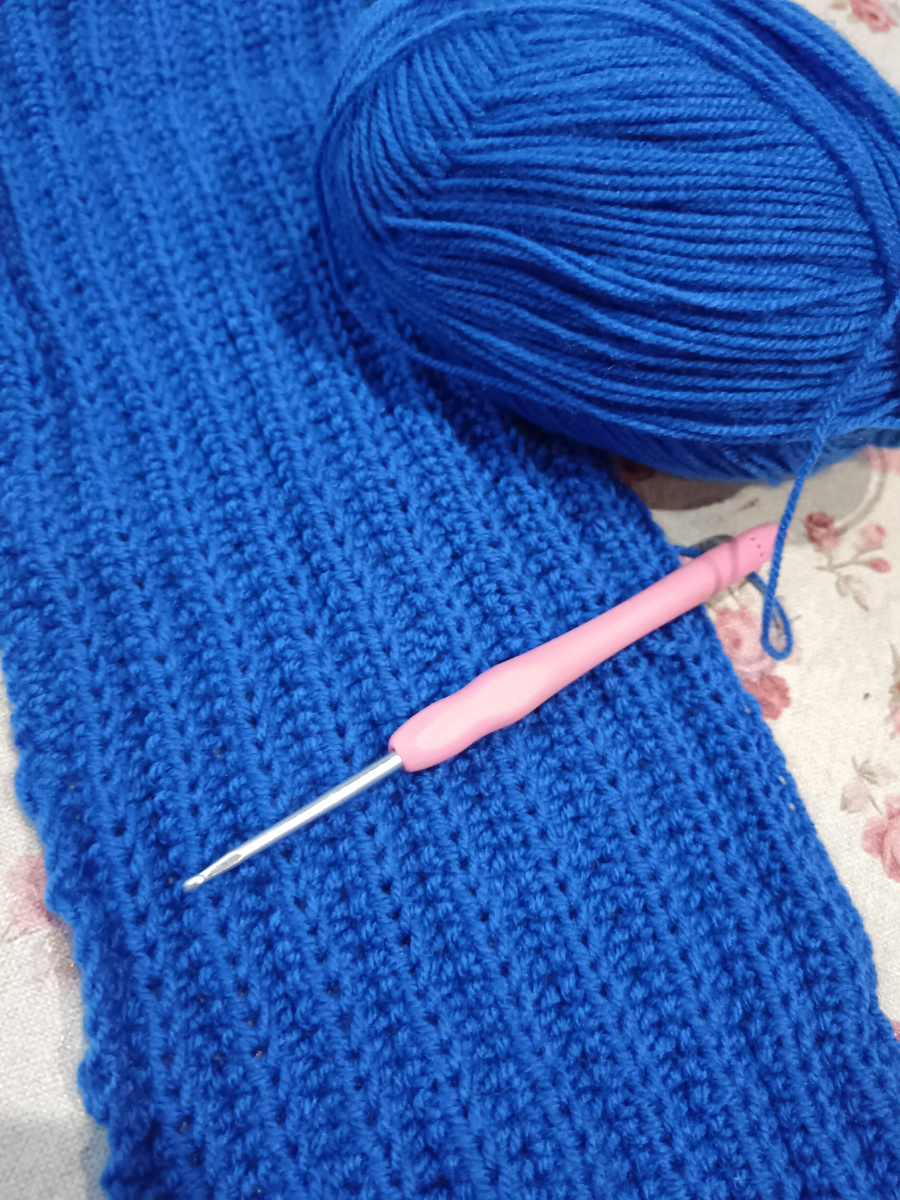 Мой синий свитер, который я хочу связать для своего гардероба для лета. Прохладных вечеров.