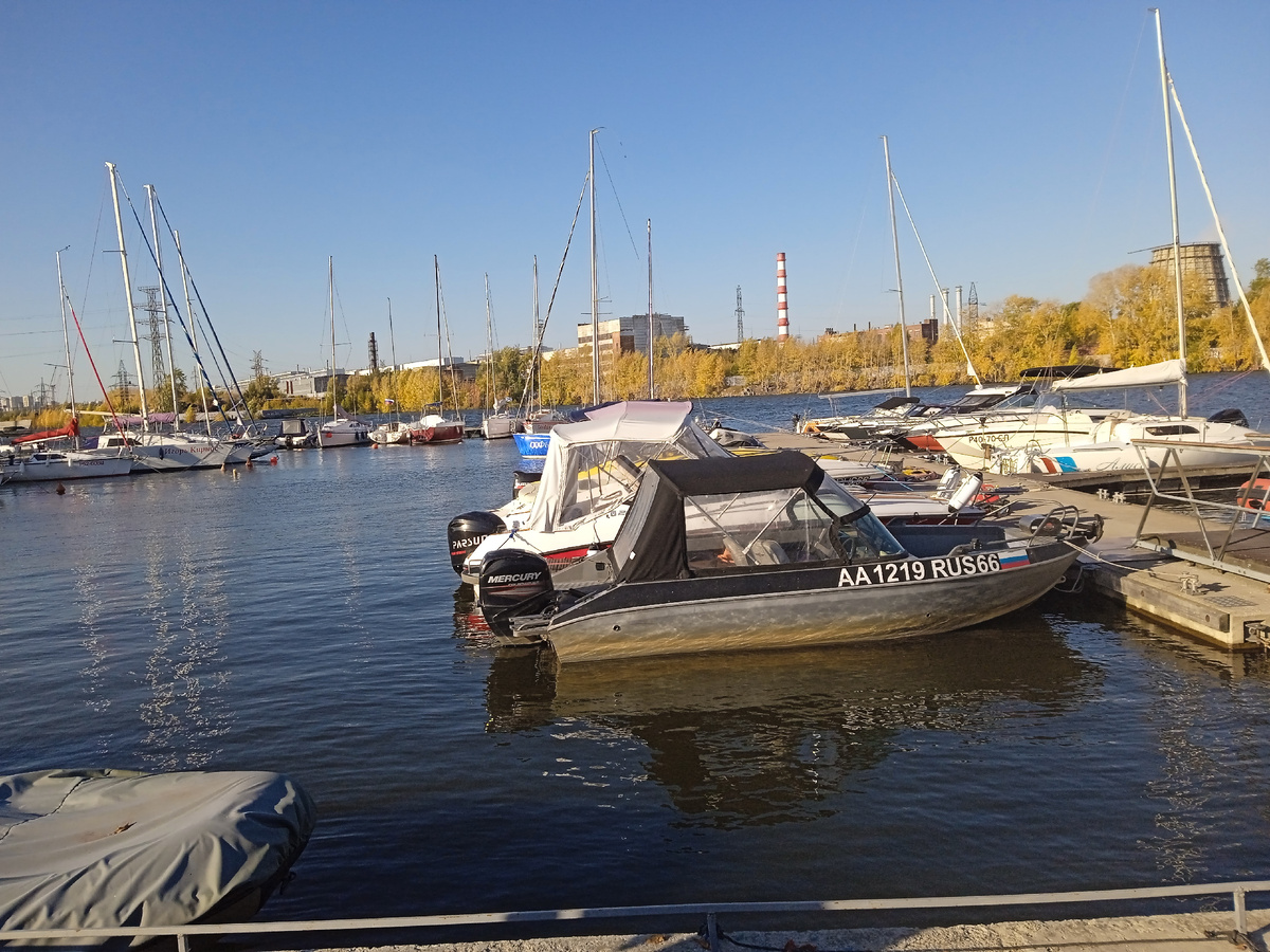 Яхт-клуб на ВИЗе