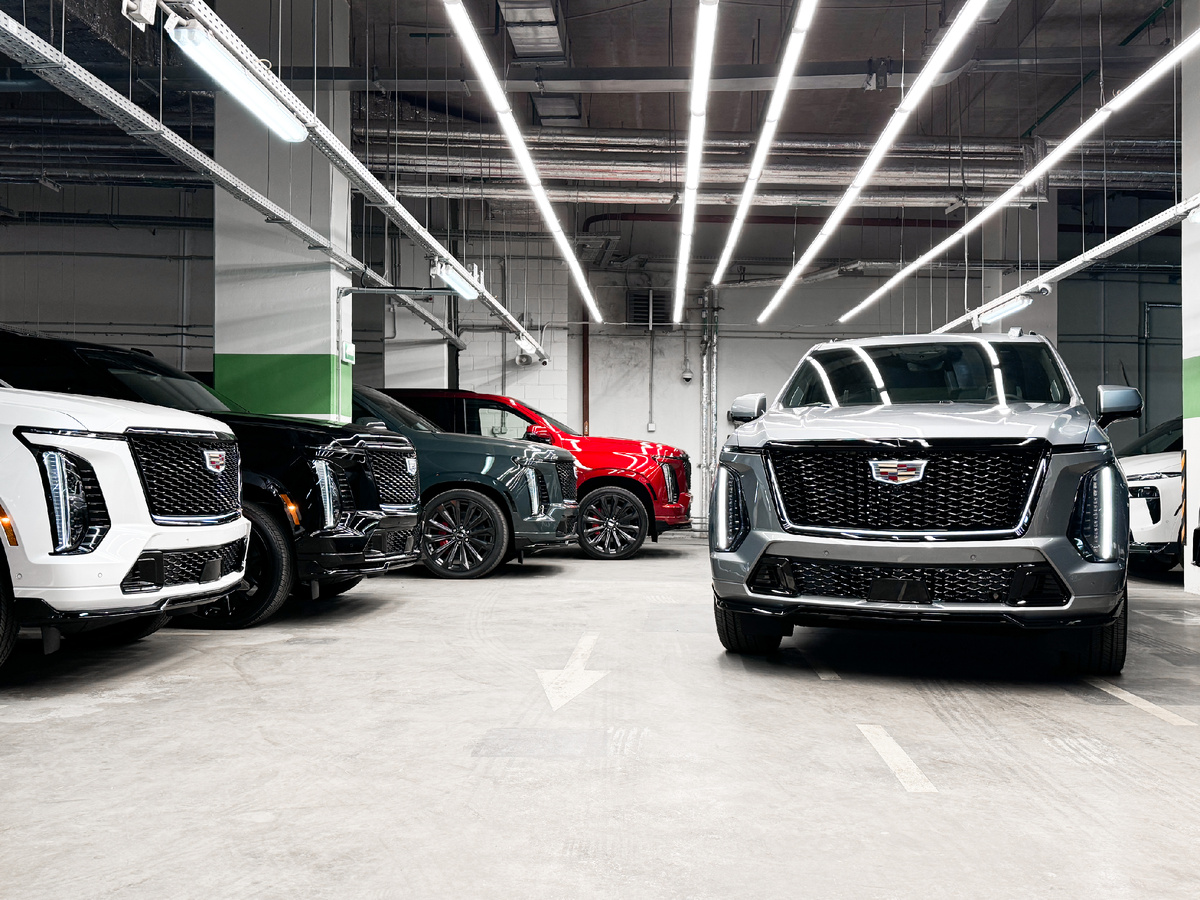 Escalade V-Series во всех доступных цветах.