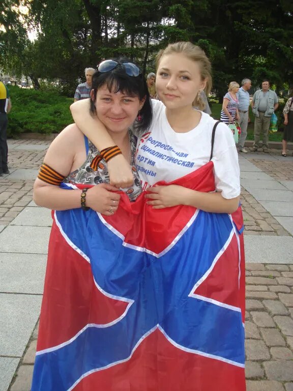 Первый флаг Новороссии, сшитый в Николаеве