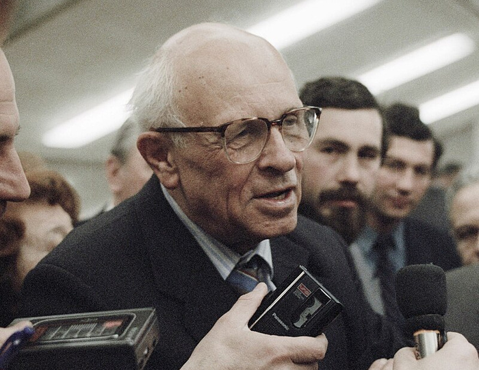 О неоднозначности личности