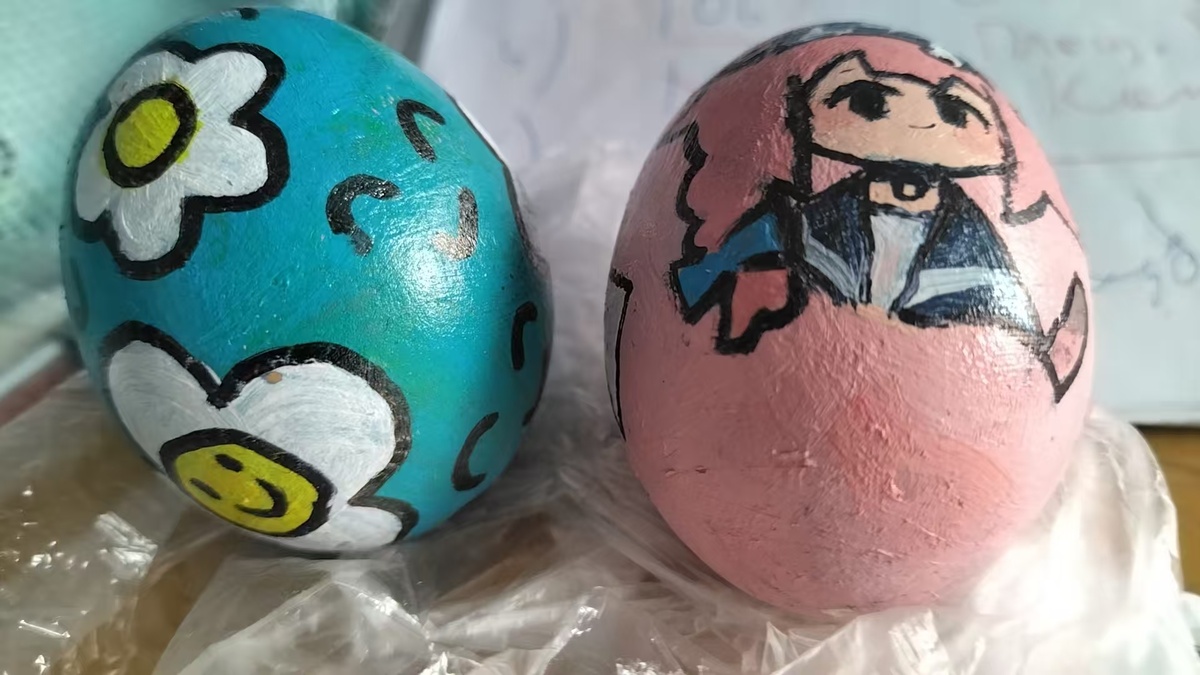 Изображение сгенерировано не тупой нейросетью, а моей китайской студенткой, яйца на Пасху разрисовала тоже она