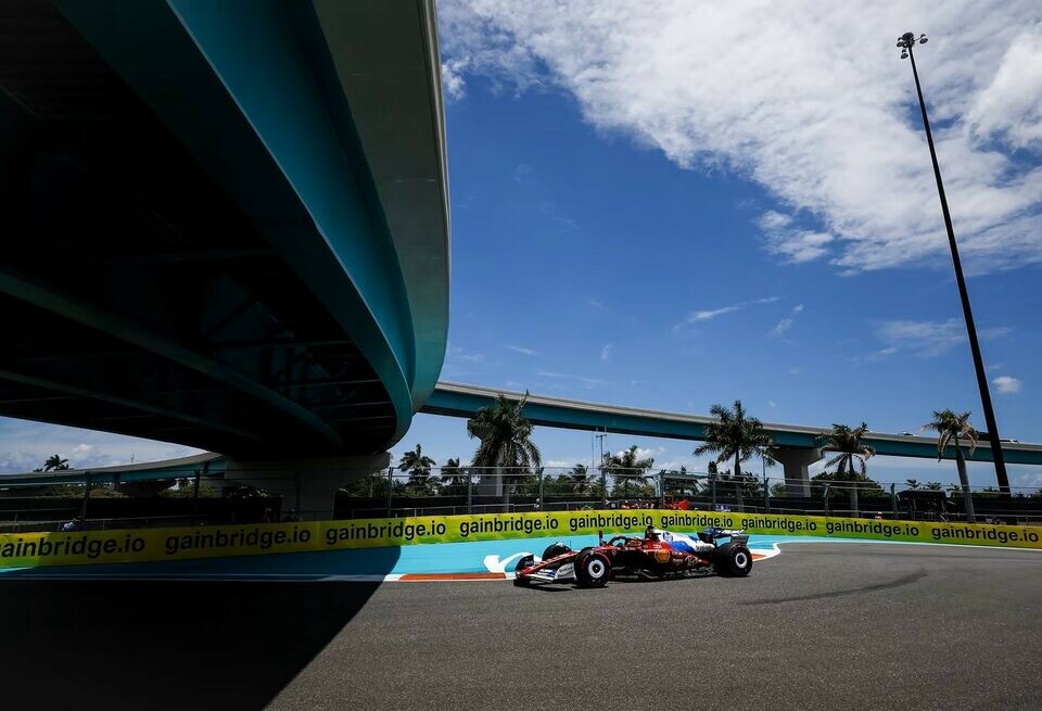    Трансляция гонки Формулы 1 в МайамиFerrari