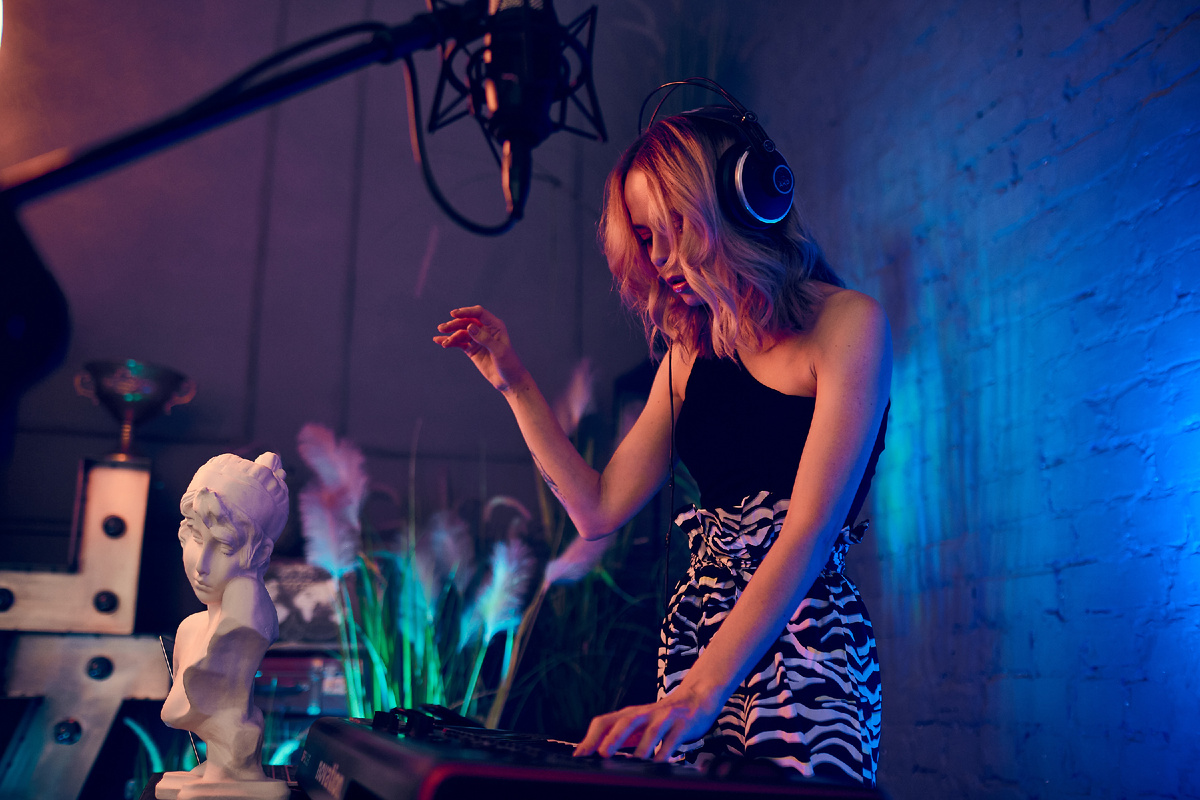 Юлия Кантонистова - музыкант, вокальный педагог, продюсер. Москва, Лондон.