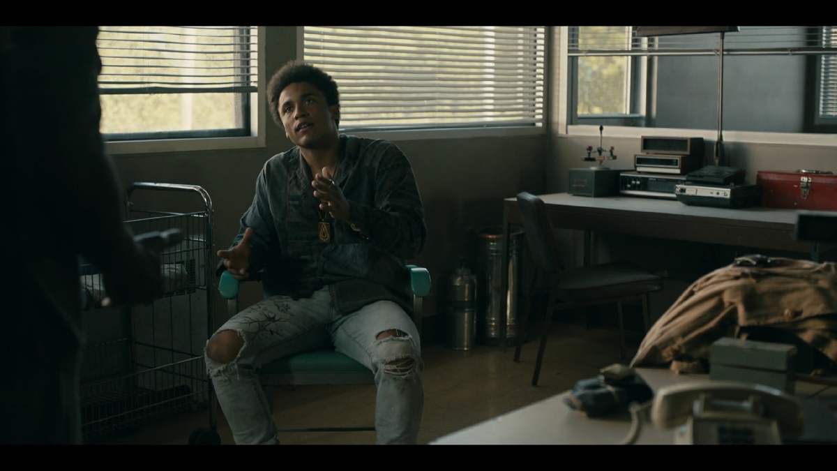 - Батя, да ты гонишь! Не бывает телепортов в дуплах!